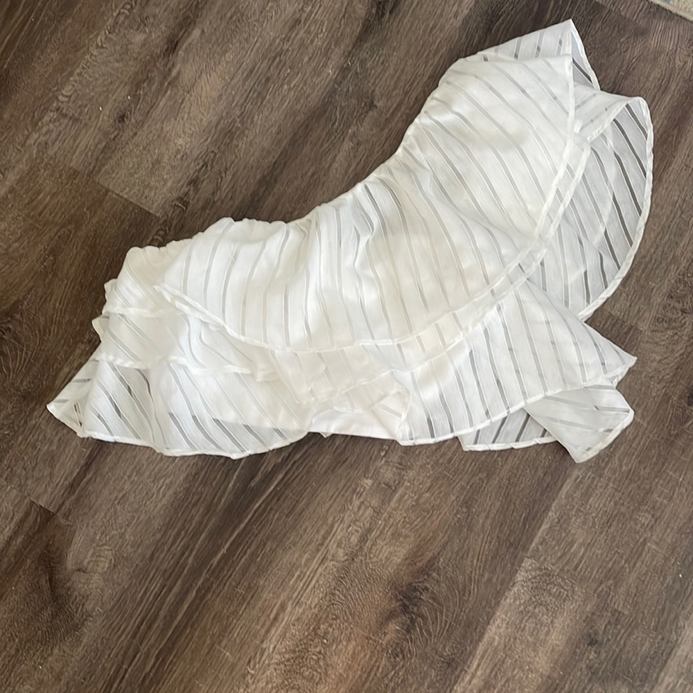 White one shoulder crop top